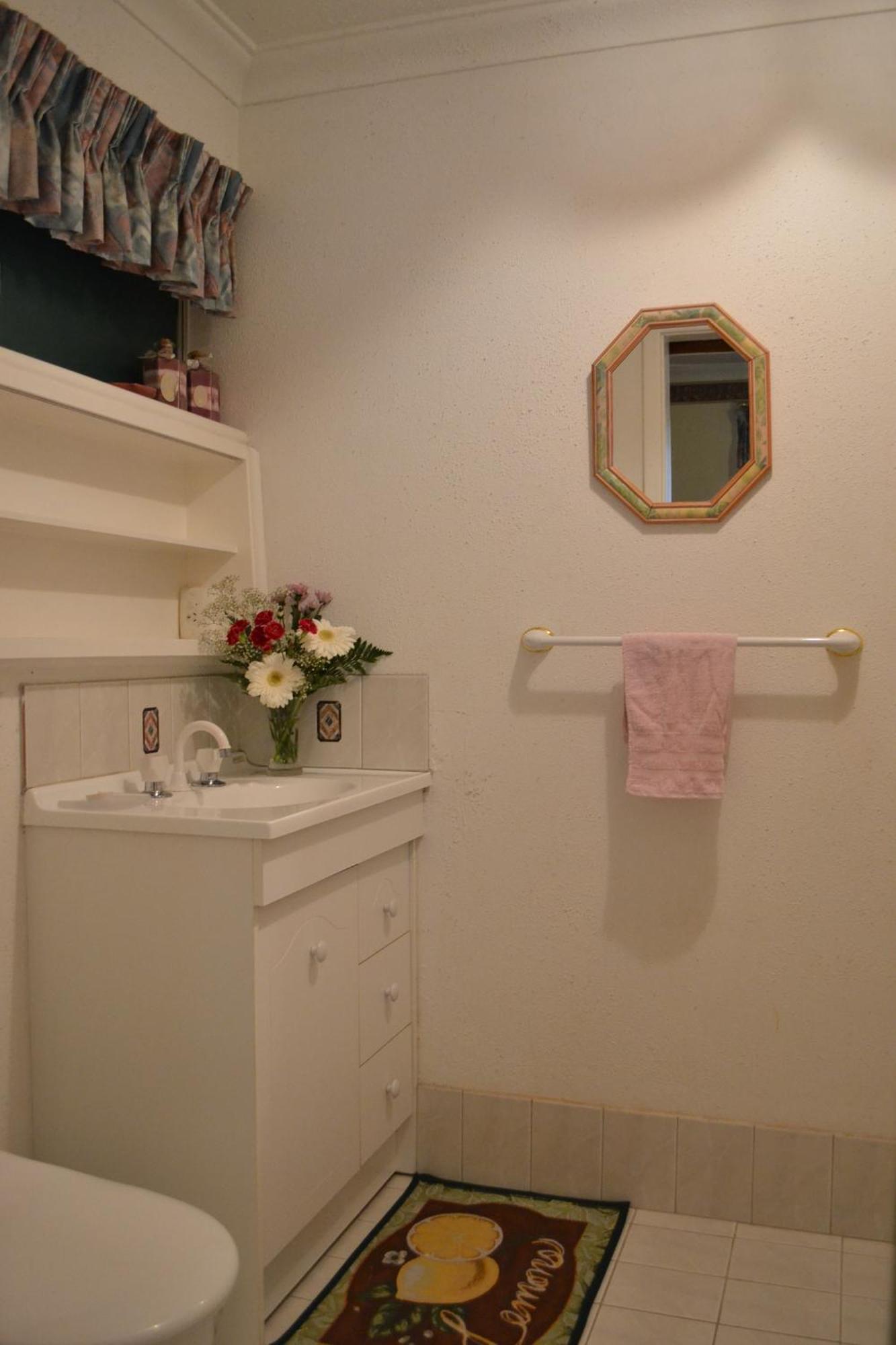 Double Room with Private Bathroom,642630798:JPEG