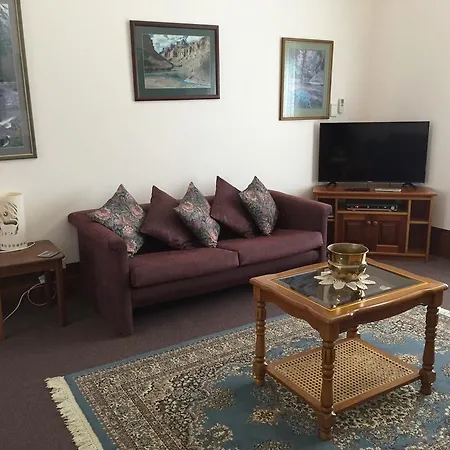 Aarn House B&B Airport Accommodation-3
